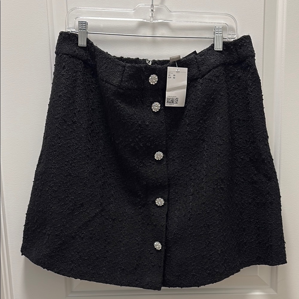 Elegant Black H&M Boucle Black Skirt with Rhinestone Button Details New w Tags